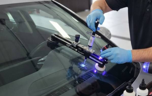 Windshield repair technician in Victorville